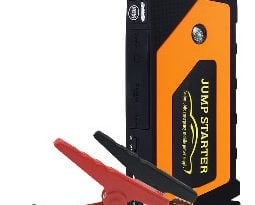 Jump Starter заведет и телефонный, и автомобильный аккумулятор